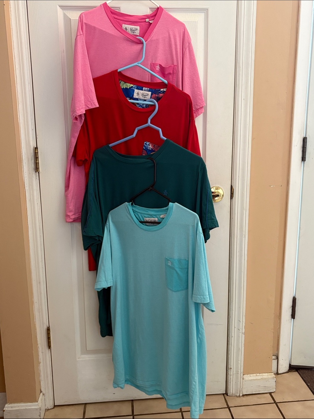 Original Penguin group of 4 men’s XXL shirts tees like new preppy cotton soft